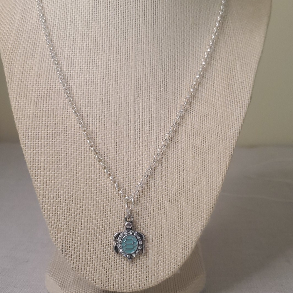Silver plated necklace with Turtle 🐢 charm.
